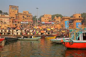 Arrival Varanasi – Evening Sightseeing & Ganga Aarti